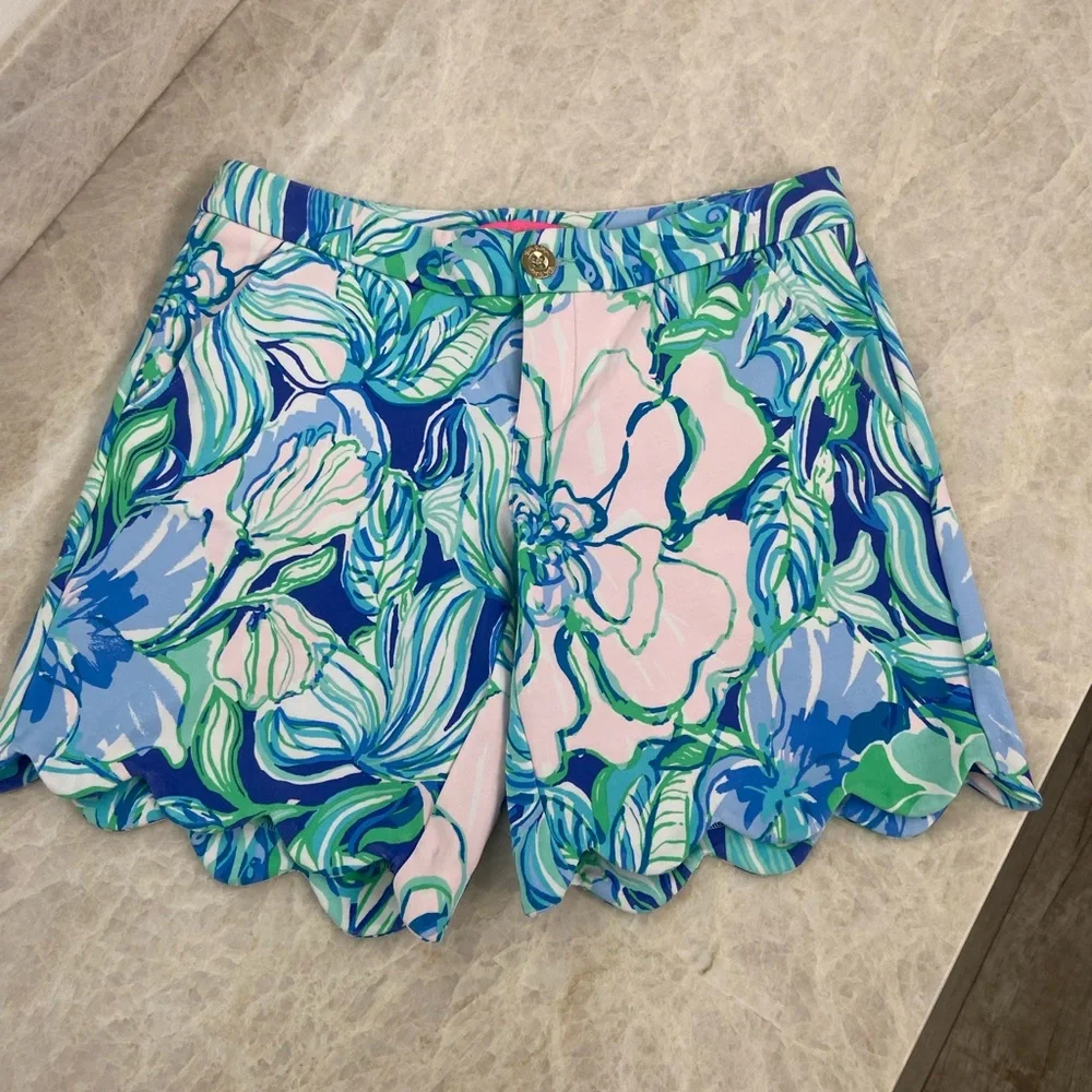 Lilly Pulitzer scalloped hem Women Shorts size 2 - Picture 1 of 5